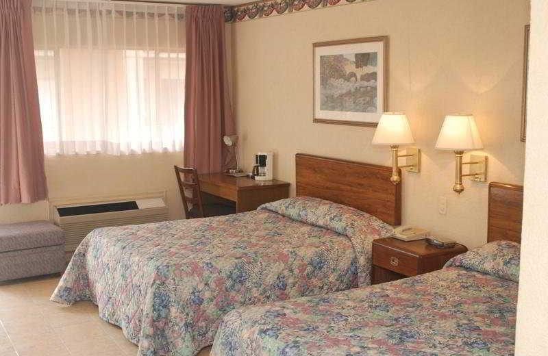 Hotel El Camino Inn & Suites