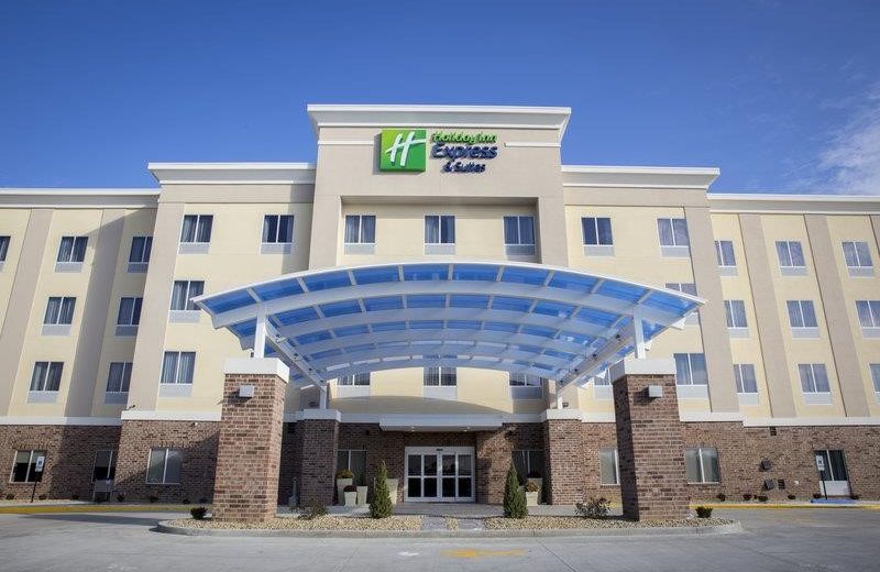 Holiday Inn Express and Suites Edwardsville, an IHG Hotel