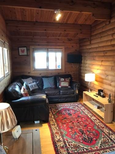 The Lakeside Lodge