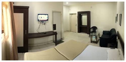 Hotel Li-N-Ja