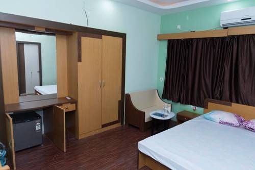Rajhans Hotel and Resort