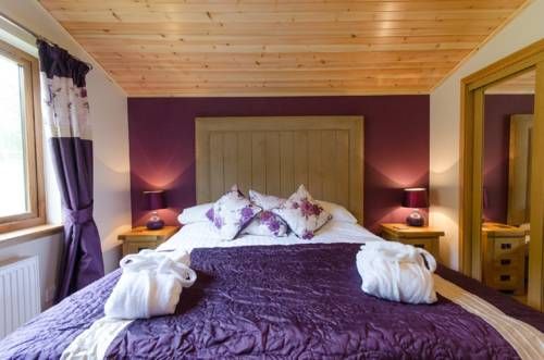 Laurel Lodge with Hot Tub, Newton Stewart