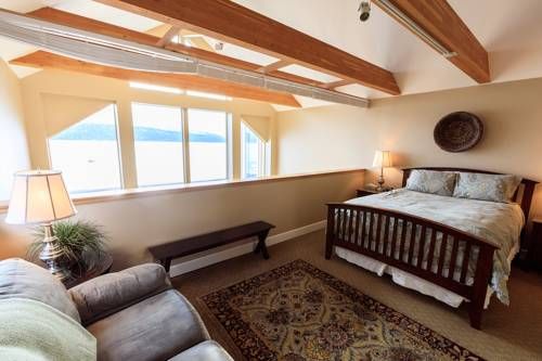 Otter Beach Lodges