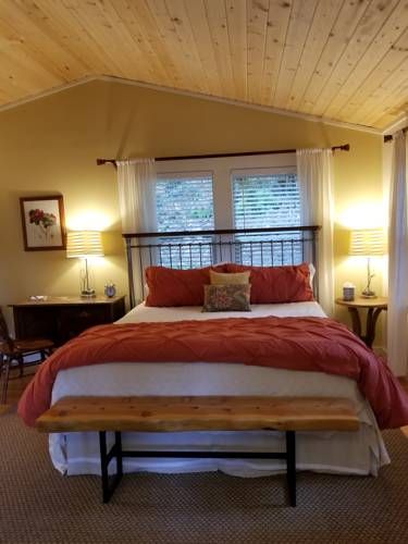 China Creek Cottages