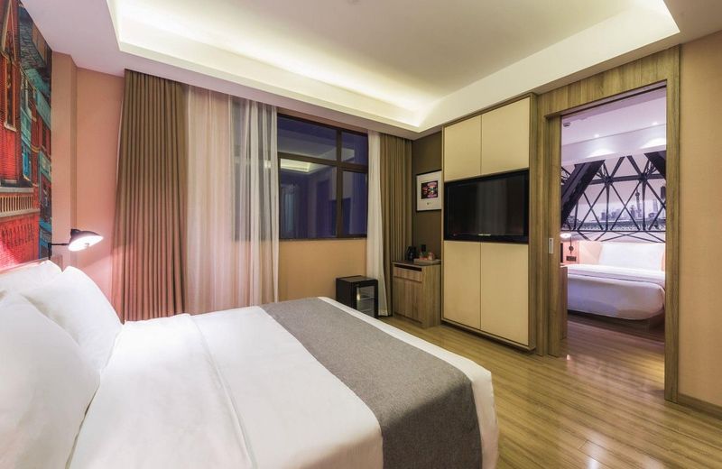 Atour Hotel (Shanghai International Tourism and Resorts Zone XiuYan Road)
