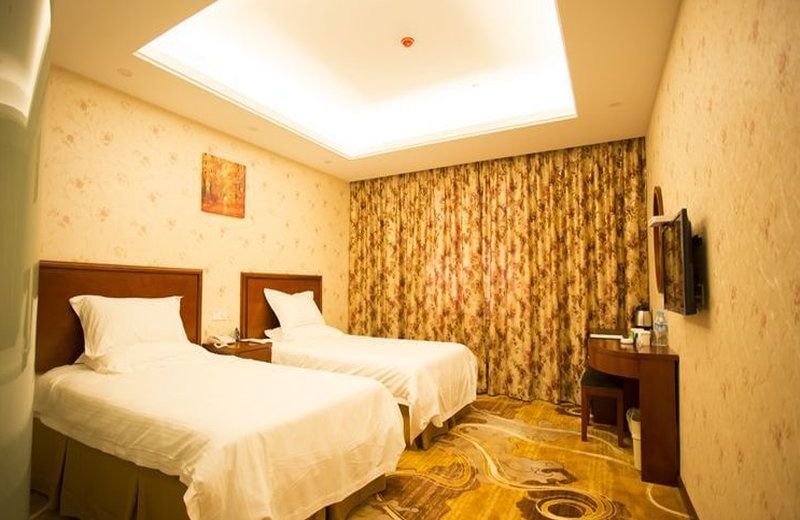 GreenTree Inn HeNan XinXiang LaoDong S) Street ZangYing Bridge Business Hotel