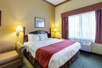 Comfort Suites Bush Intercontinental Airport