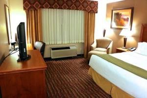 Holiday Inn Express Hotel & Suites Pierre-Fort Pierre, an IHG Hotel