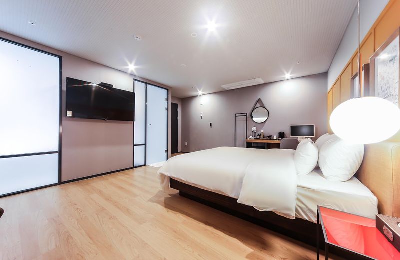 Seomyeon Brown-dot hotel Gold