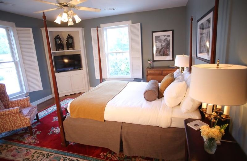 Stone Mountain Manor