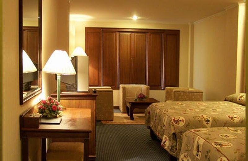 Sri U-Thong Grand Hotel