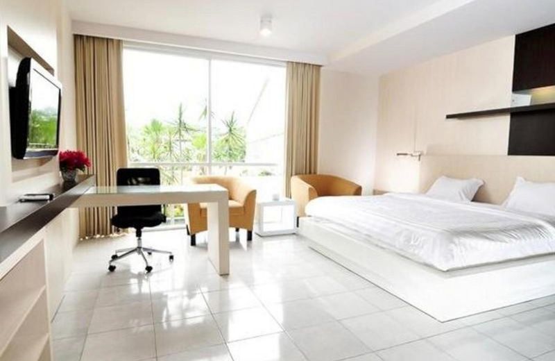 Royal Hotel n' Lounge