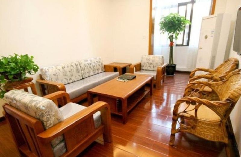 Qinguan Business Hotel