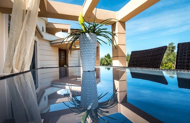 Astarte Villas - Istar Villa with Tennis Court