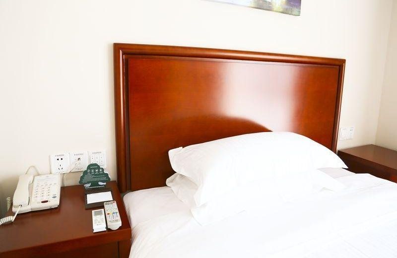 GreenTree Inn Anhui Mingguang Chihe Avenue Guancheng International City Express Hotel