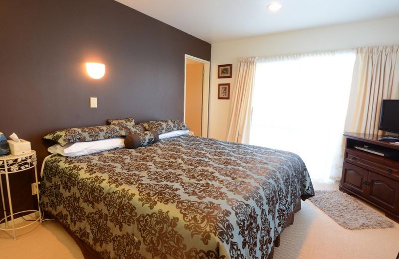Springwaters Lodge Bed and Breakfast
