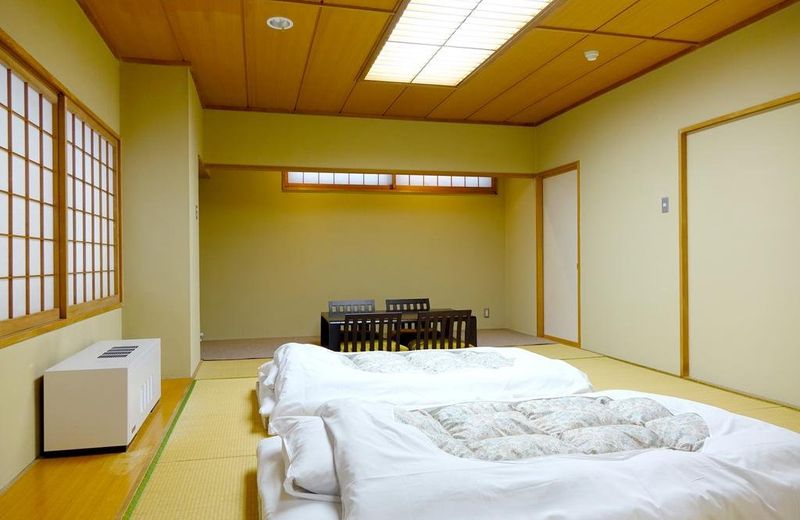 NISEKO EBINA