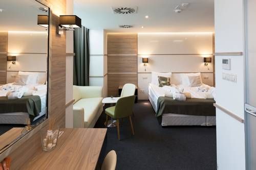 Hotel Zena Beauty & Shopping Center