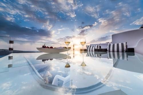 Hyperion Oia Suites