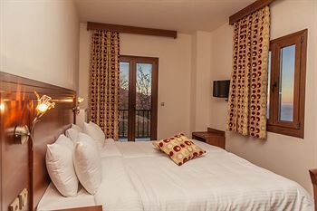 Manthos Mountain Resort & Spa