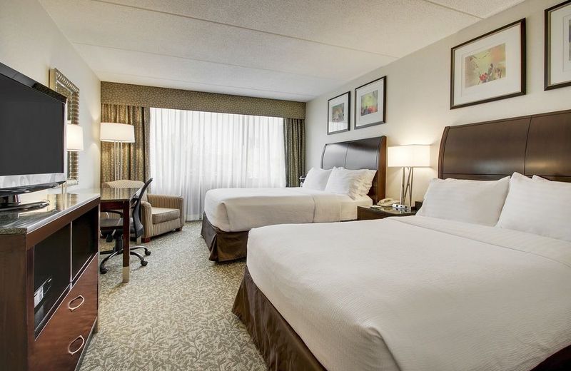 Holiday Inn Westbury-Long Island, an IHG Hotel