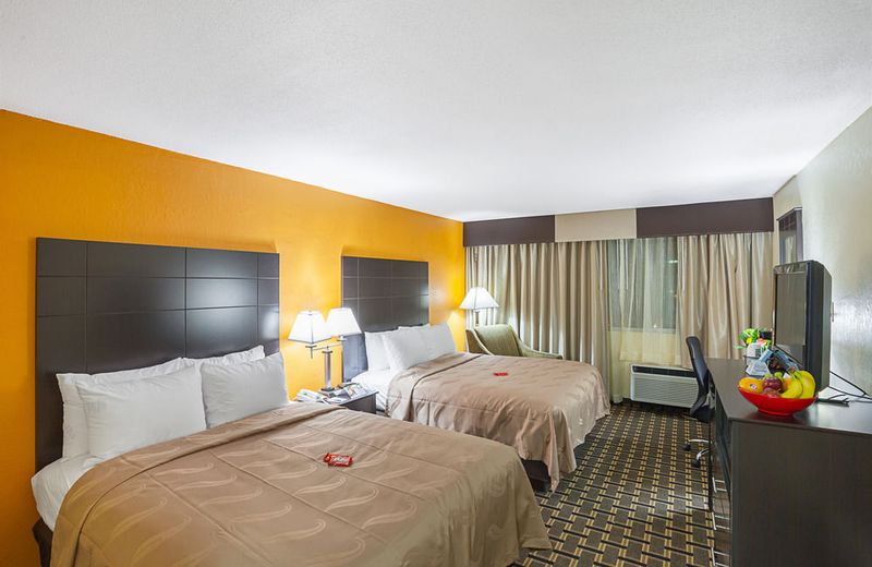 Quality Inn & Suites Cincinnati Downtown