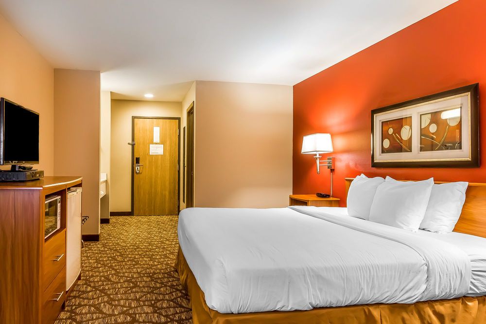 Quality Inn & Suites Chesterfield Village