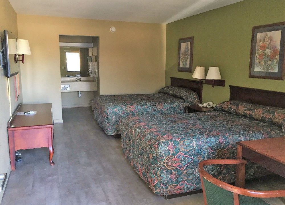 Garden Inn & Suites