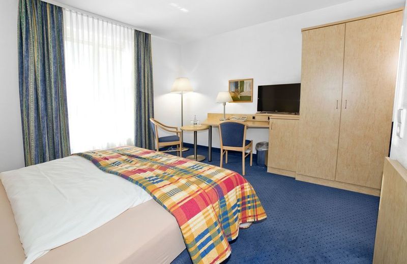Fairway Hotel