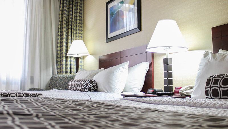 Crowne Plaza Cleveland Airport, an IHG Hotel