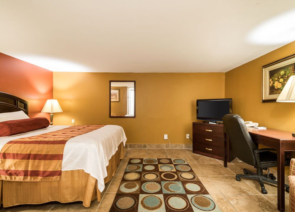 Rodeway Inn & Suites