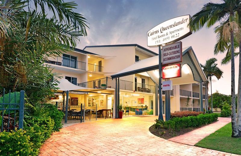 Cairns Queenslander Hotel & Apartments