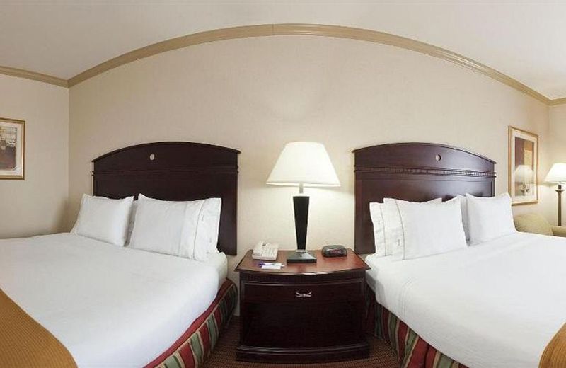 Holiday Inn Express & Suites Wharton, an IHG Hotel