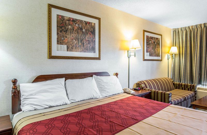 Econo Lodge Calhoun