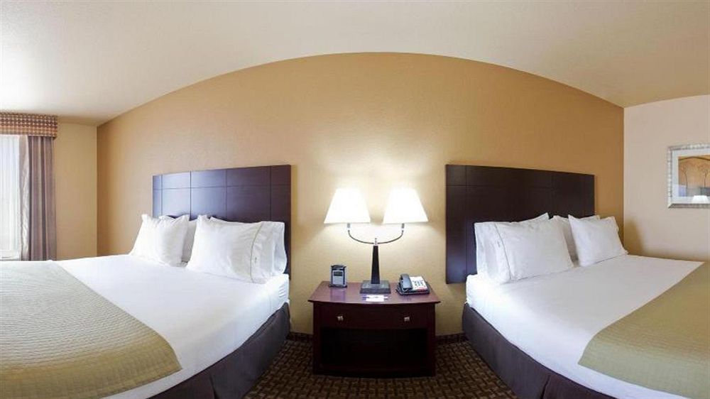 Holiday Inn Express Hotel & Suites Dinuba West, an IHG Hotel