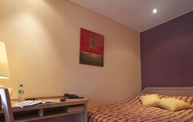Brit Hotel Les Voyageurs