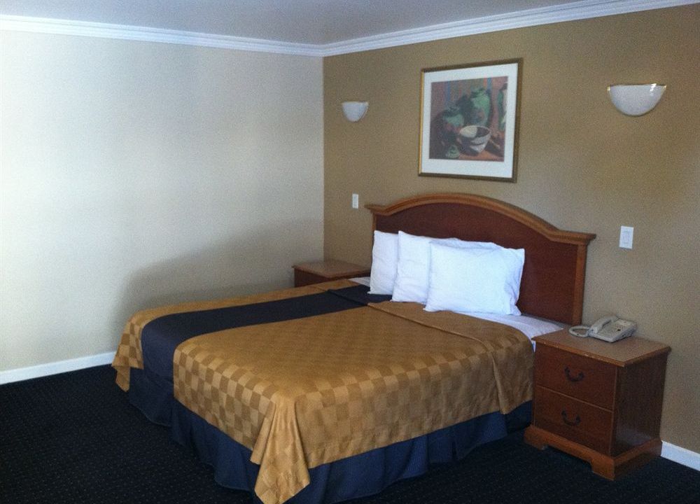 Walnut Inn and Suites