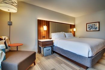 Holiday Inn Express & Suites Helen, an IHG Hotel