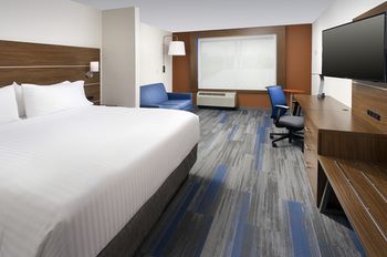 Holiday Inn Express & Suites by IHG Altoona, an IHG Hotel