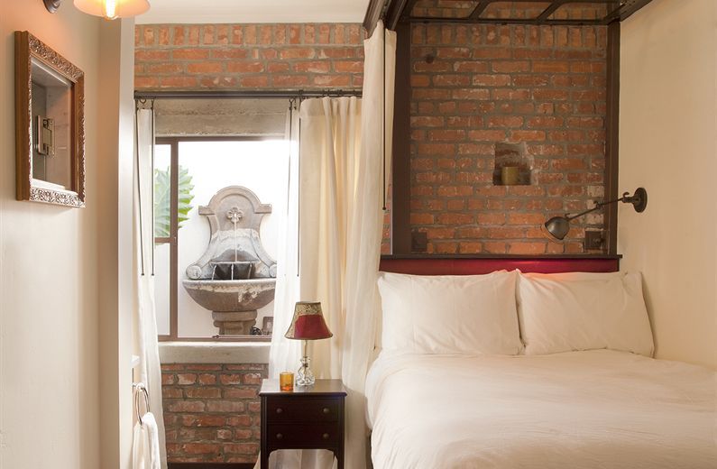 Granada Hotel & Bistro