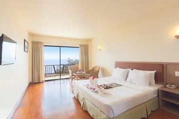 New Travel Beach Hotel & Resort
