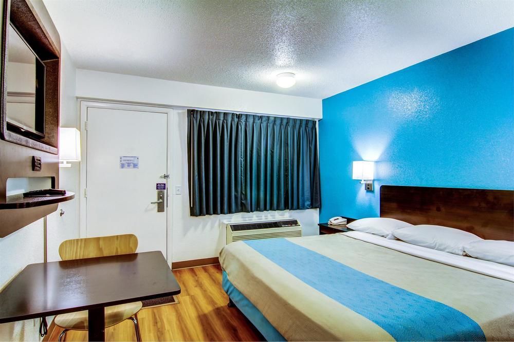 Red Roof Inn St Louis - Florissant