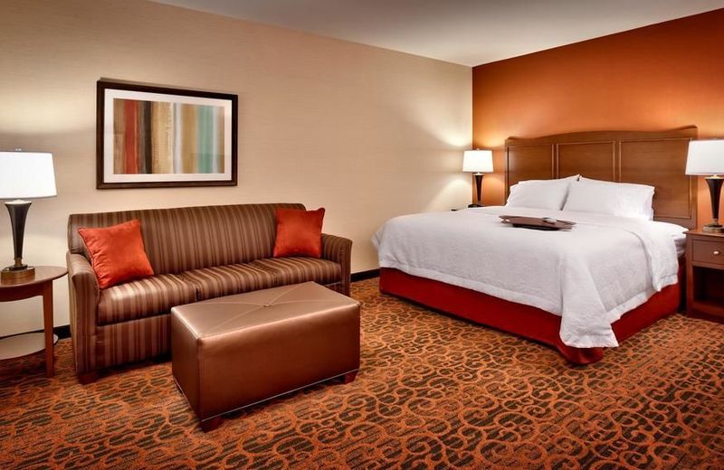 Hampton Inn Omaha/West Dodge Road, Old Mill