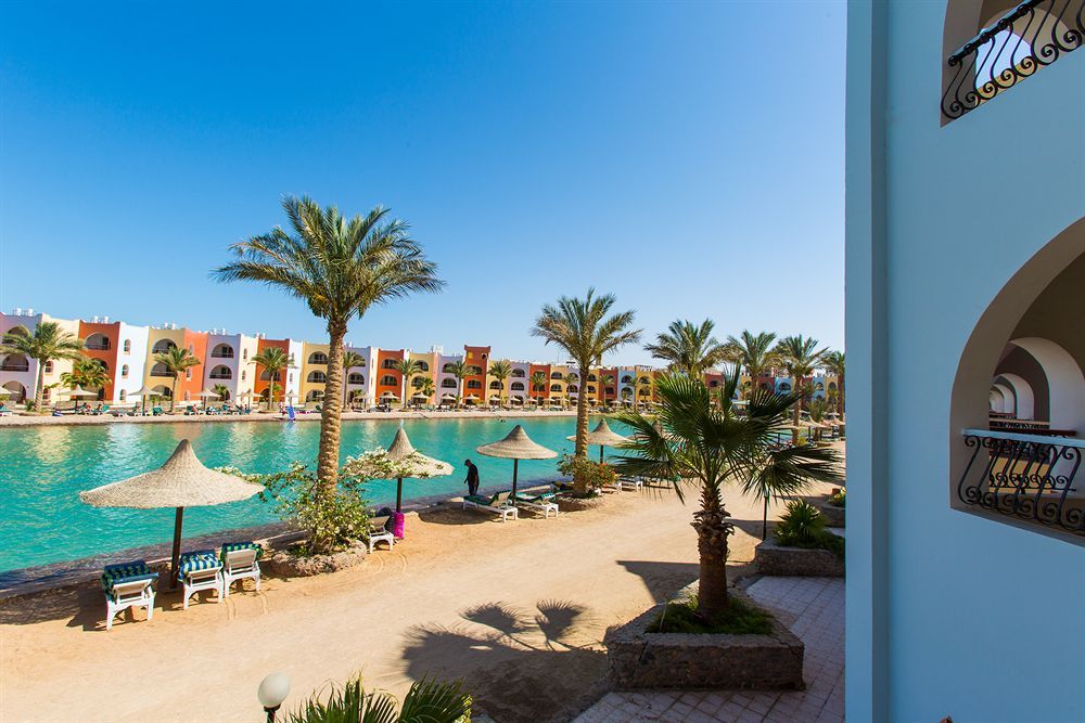 Египет в декабре. Arabia Azur Resort Египет, Хургада, el Corniche Road. Сыкегк Azur Резорт Хургада. Arabia Azur Resort Хургада Египет на карте. Египет Хургада отели 4 звезды.