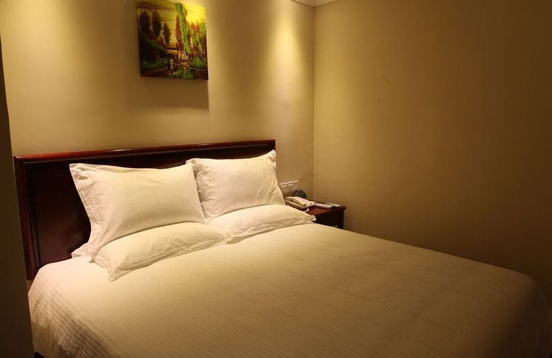 GreenTree Inn Guangdong Shantou Jinping District Hulushi YuePu Highway Exit Business Hotel