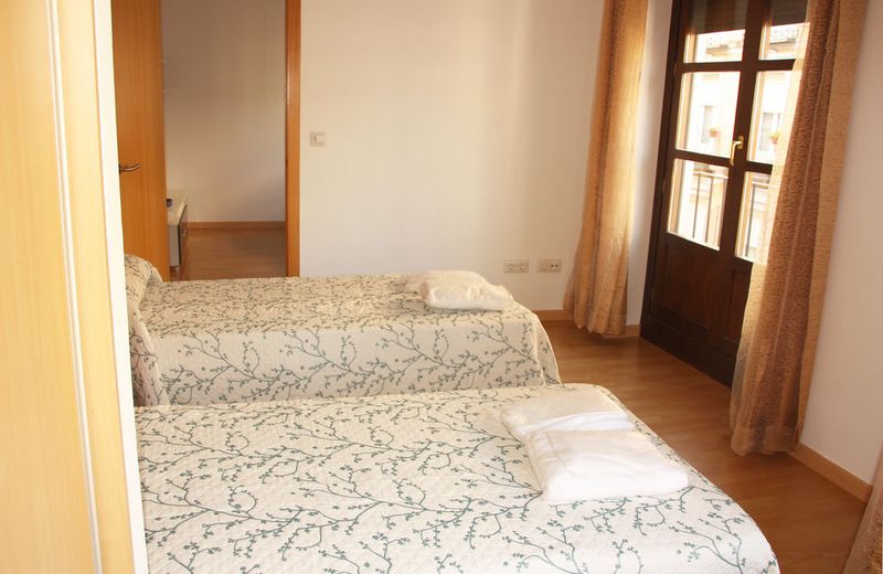 Apartamentos Dos Torres – Pilar Suites.