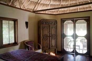 Blancaneaux Lodge