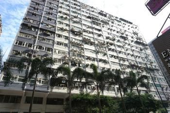 Gold Sparrow Hotel