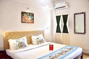 OYO 10240 Hotel Mayfair 1