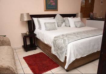 Umqhele Bed  Breakfast